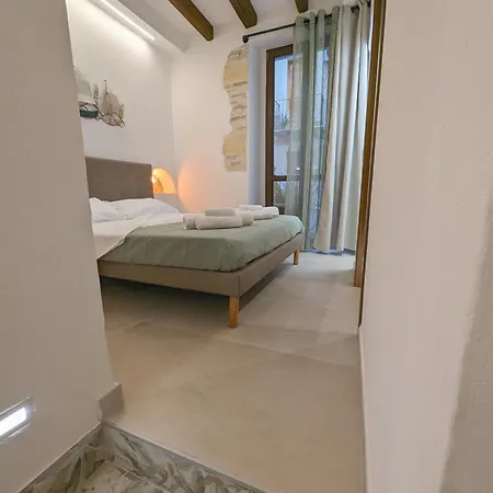 公寓 Casa Di Leda 3 卡利亚里